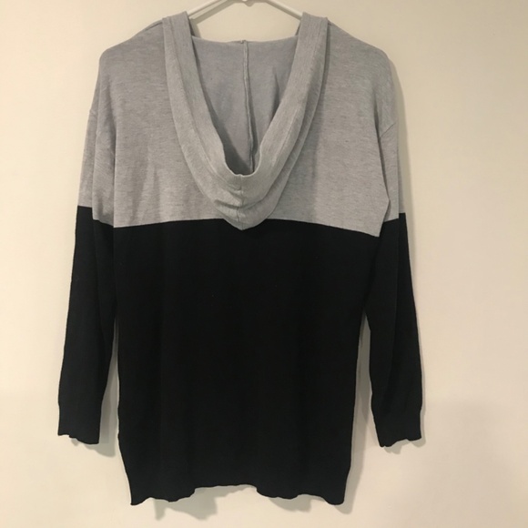 🌻5/20$!! EUC Soft Lace Up V-Neck Color Block Hoodie - Picture 7 of 8